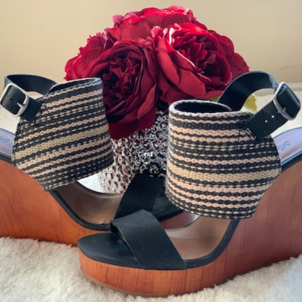 Lucky Brand Wedge